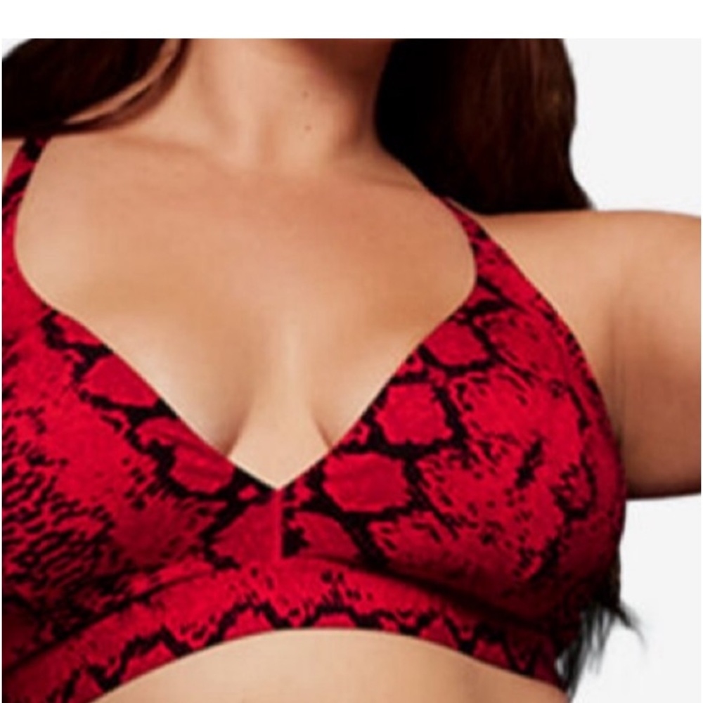 Ivy Park black & red.